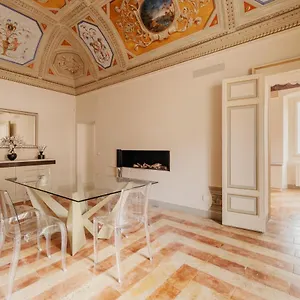  Appartamento Sotto Gli Affreschi Del 1800 Con Colazione Inclusa Italia